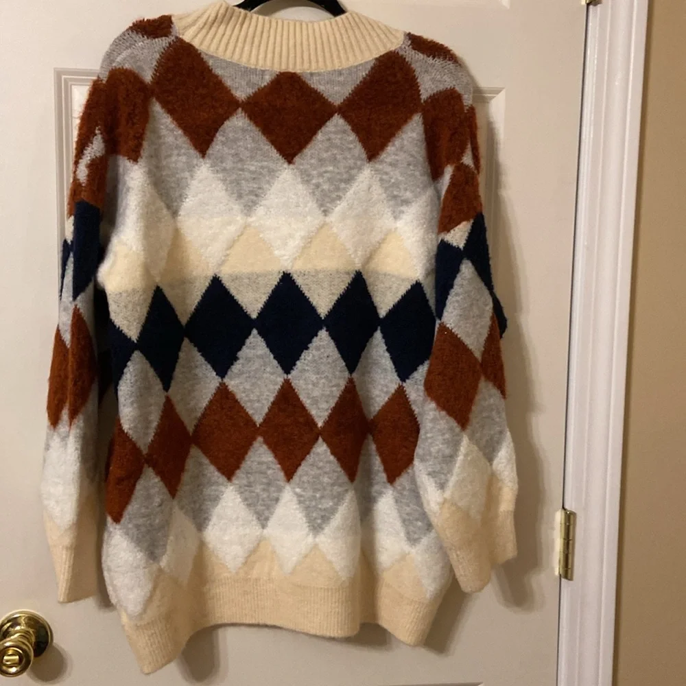 Listicle Oversized Medium Argyle Cardigan Fuzzy Cozy Sweater